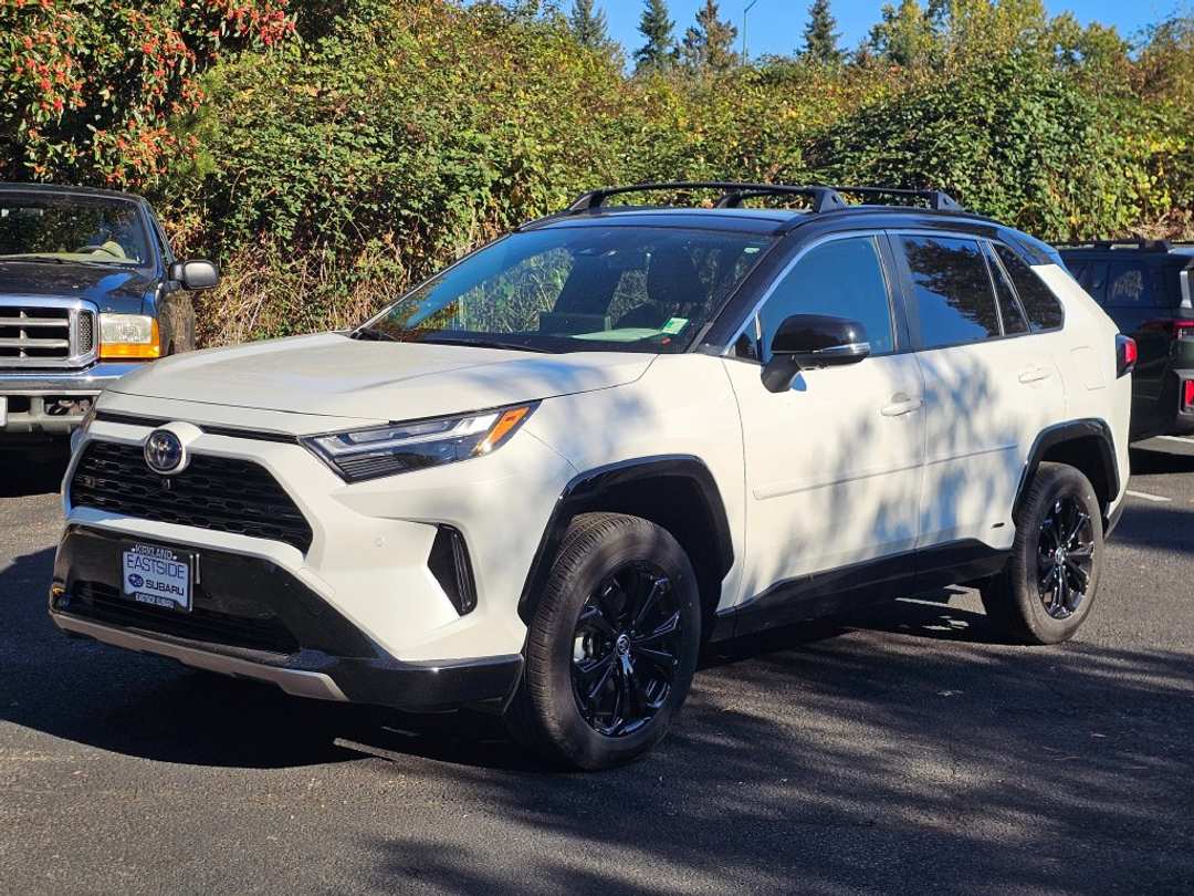 2024 Toyota Rav4 Hybrid XSE - Image 3