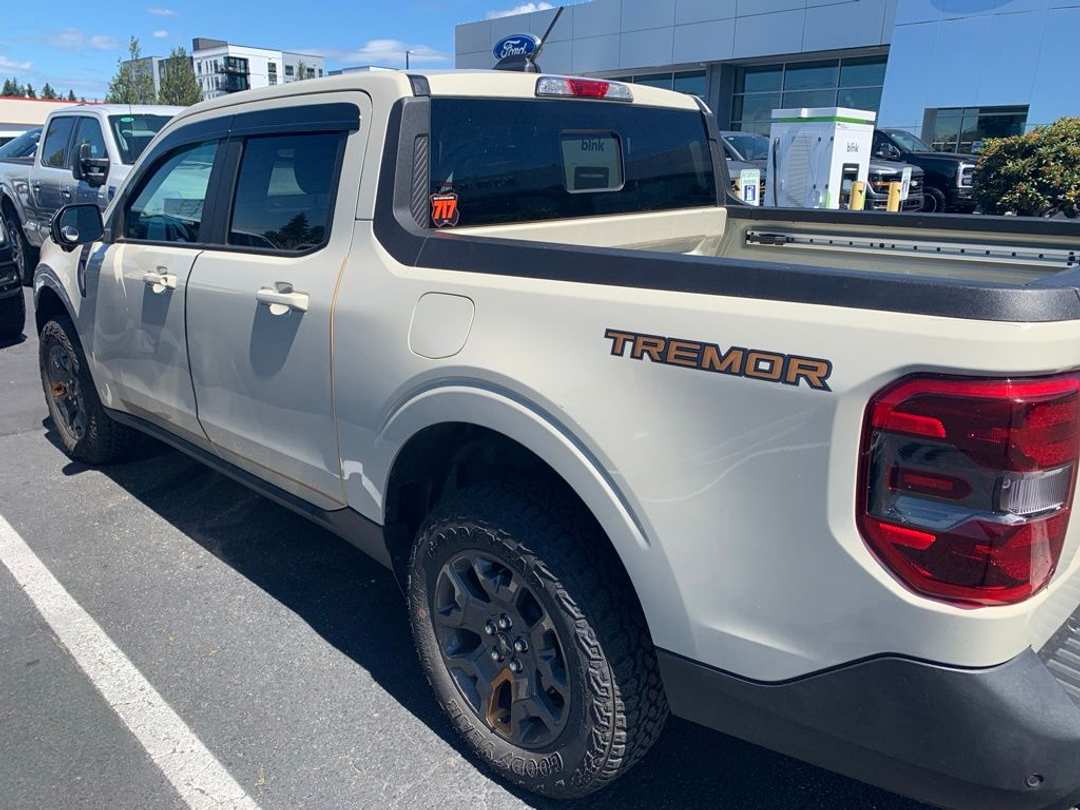 2025 Ford Maverick Tremor - Image 2