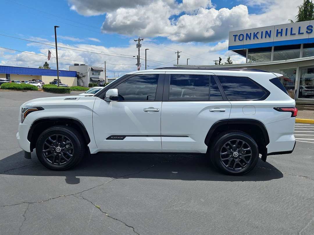 2024 Toyota Sequoia Platinum - Image 3