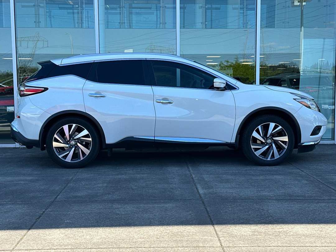 2015 Nissan Murano Platinum - Image 2