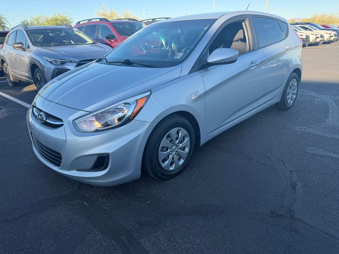 2017 Hyundai Accent SE - Image 2