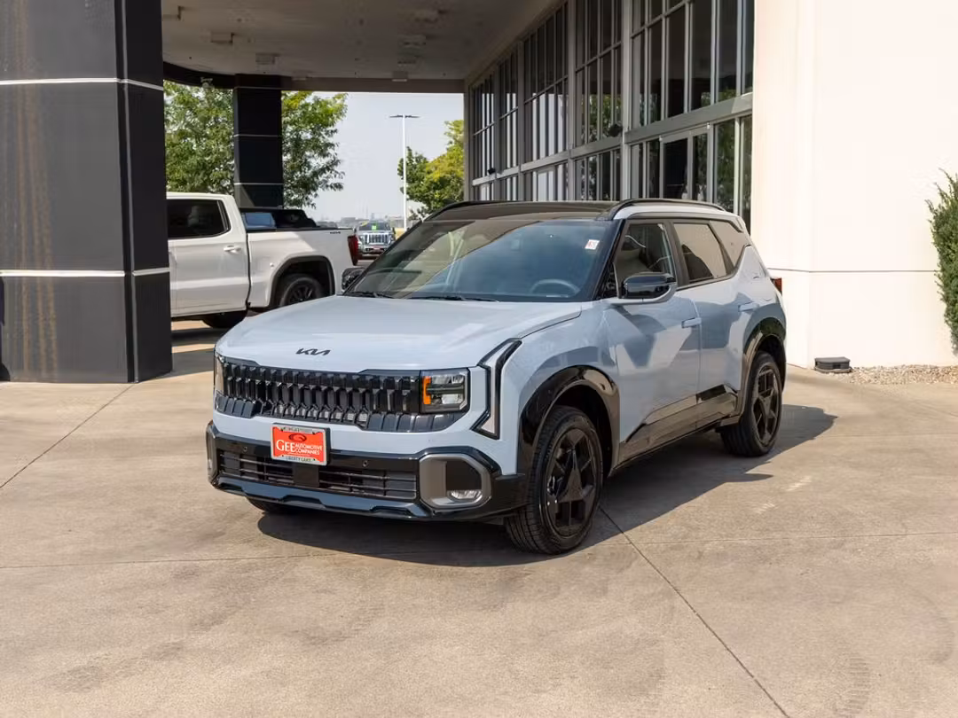 2027 Kia Seltos XLine S - Image 3