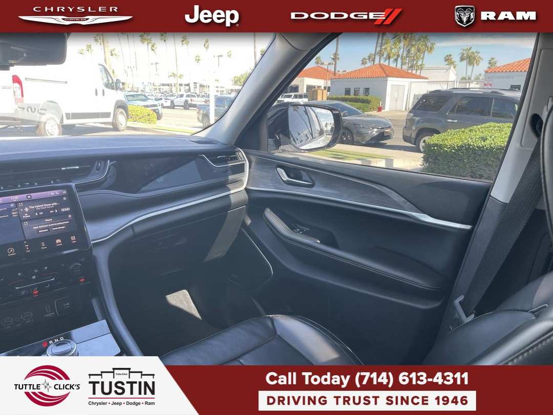 2023 Jeep Grand Cherokee L Limited - Image 3