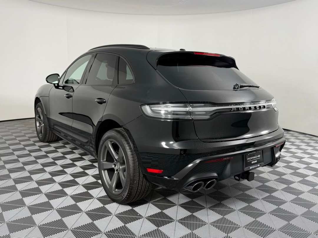 2026 Porsche Macan - Image 3