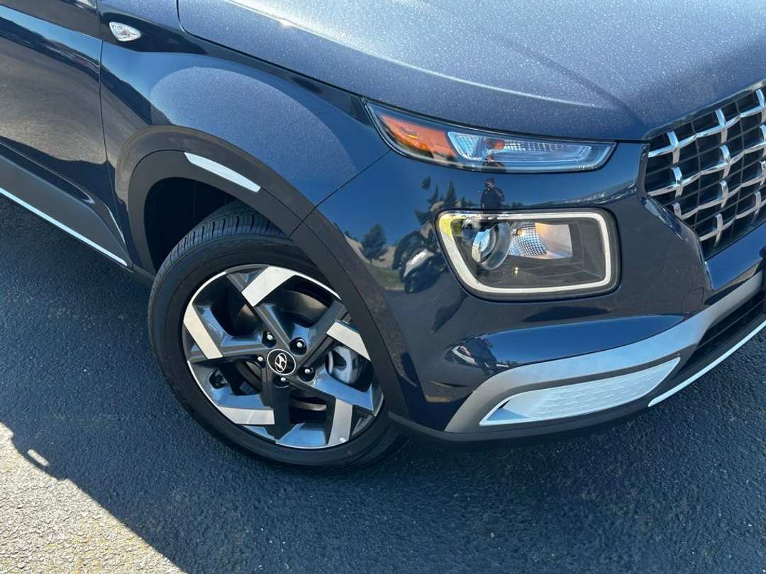 2026 Hyundai Venue SEL - Image 2
