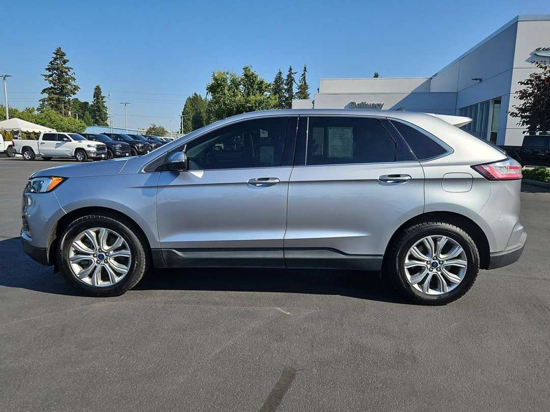 2022 Ford Edge Titanium - Image 3