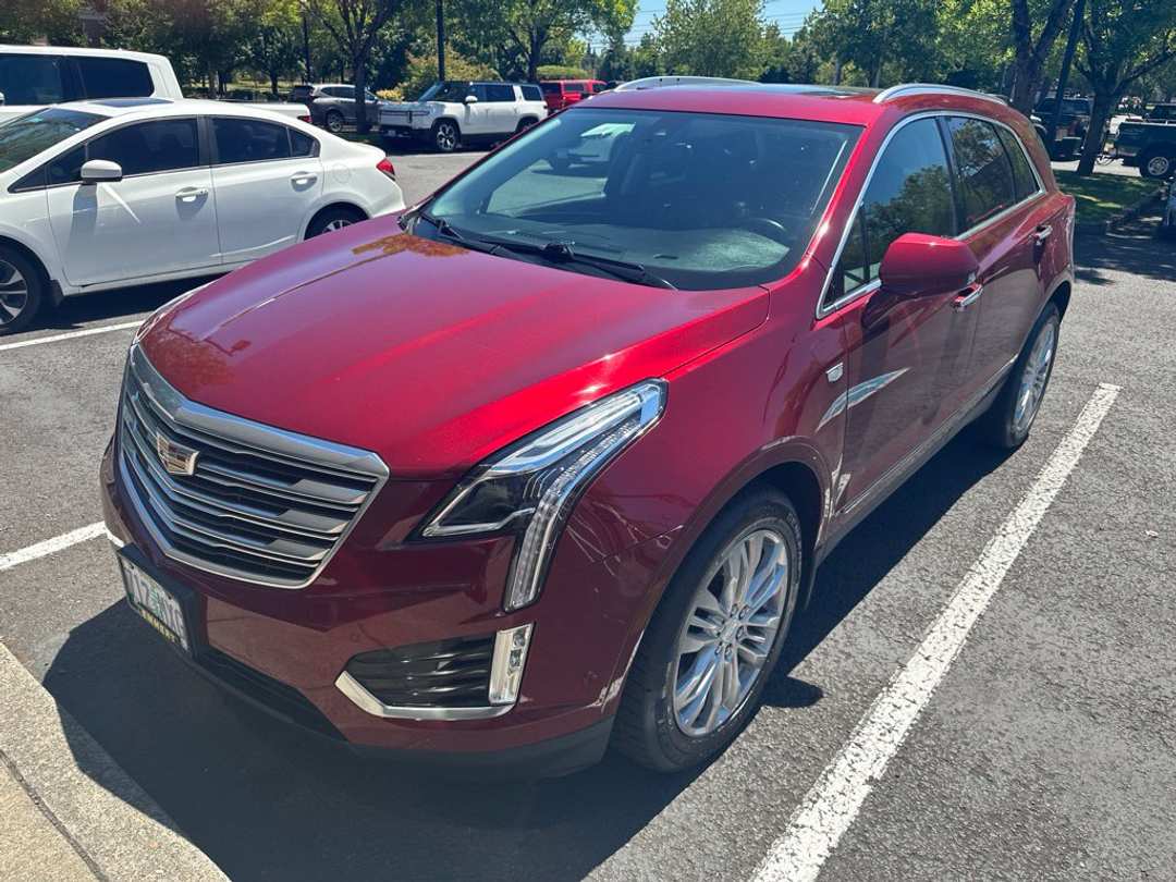 2017 Cadillac Xt5 Premium Luxury - Image 2