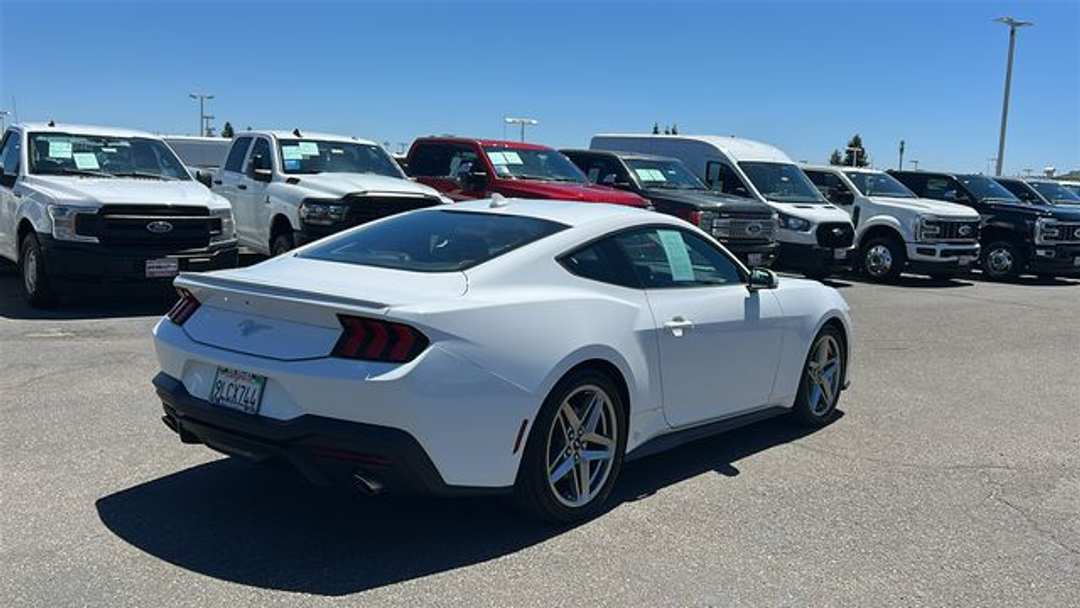 2024 Ford Mustang EcoBoost Premium - Image 3