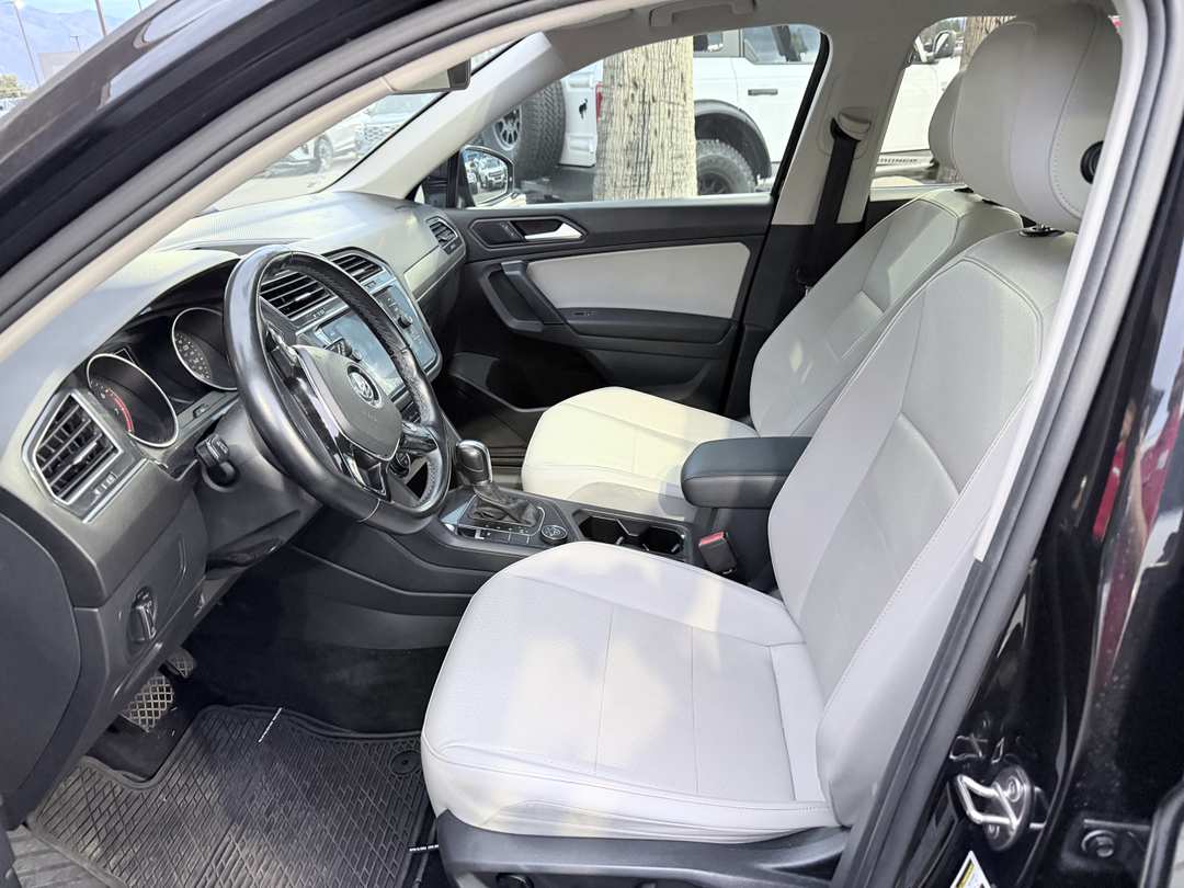 2019 Volkswagen Tiguan SE - Image 2