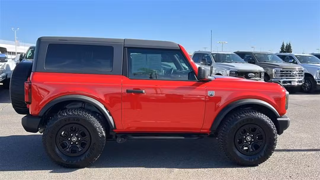 2023 Ford Bronco Big Bend - Image 2