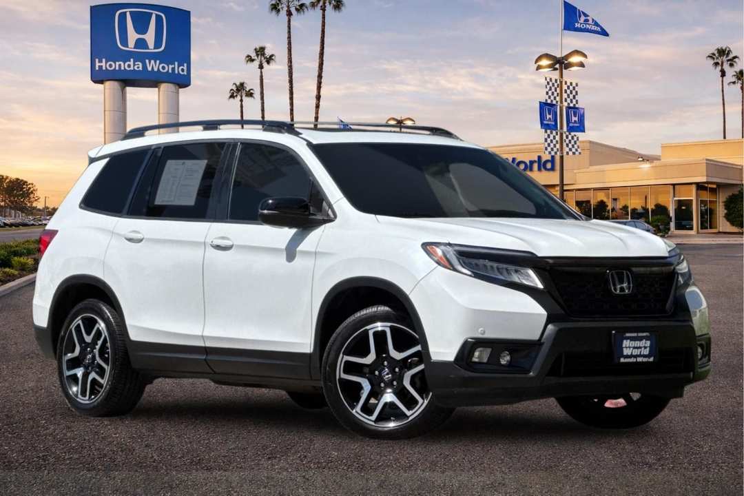 2021 Honda Passport Touring - Image 2