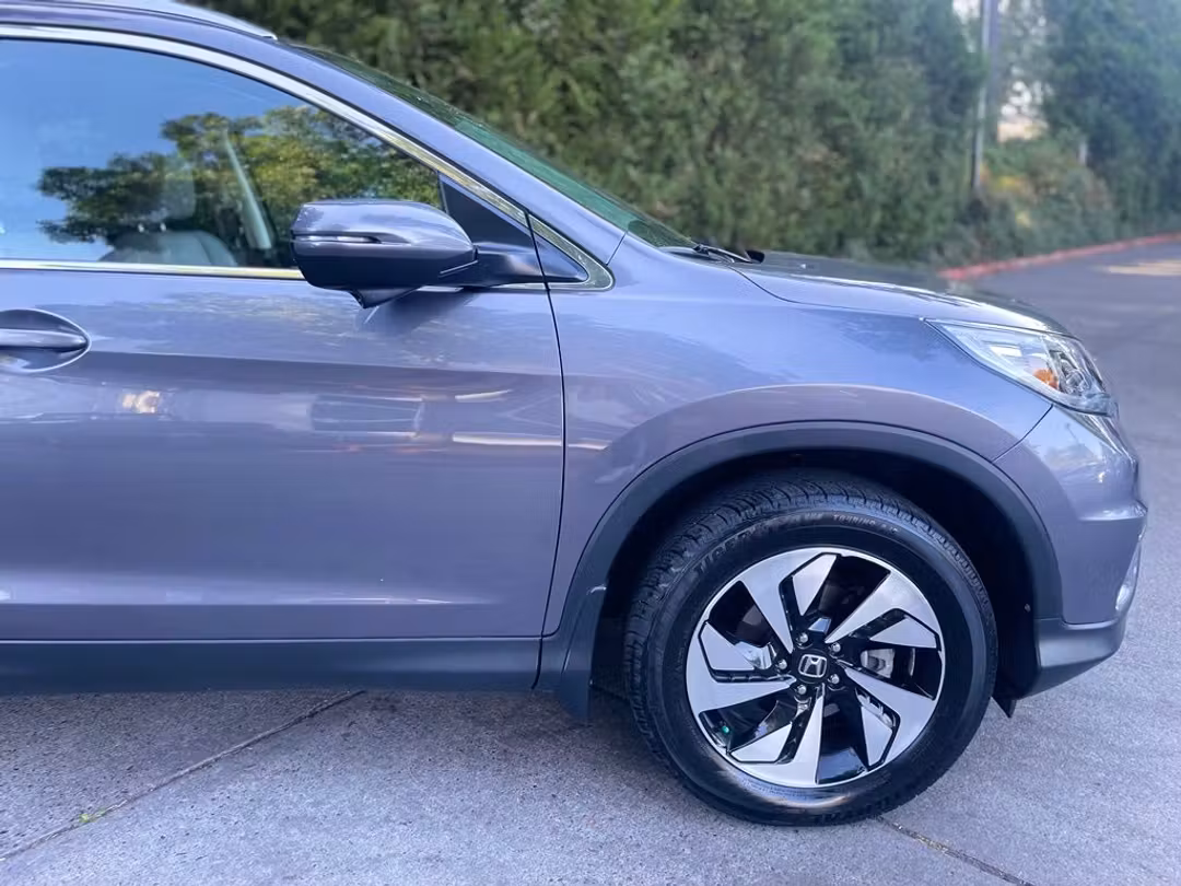 2016 Honda CR-V Touring - Image 2