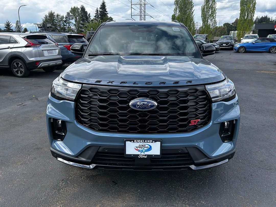2026 Ford Explorer ST - Image 3