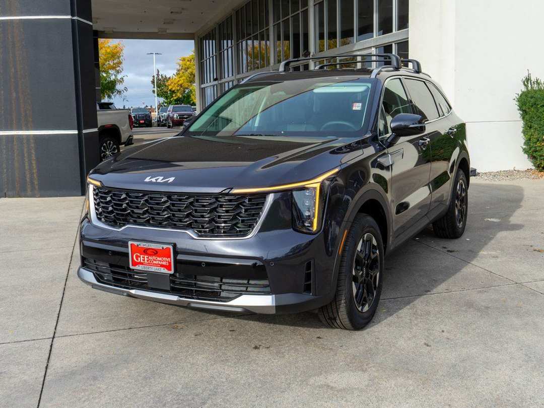 2026 Kia Sorento S - Image 3