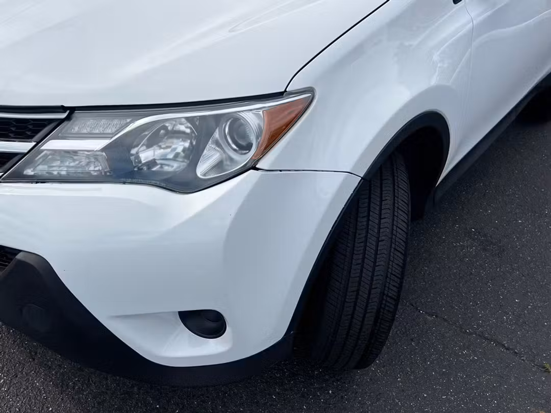 2015 Toyota Rav4 LE - Image 3