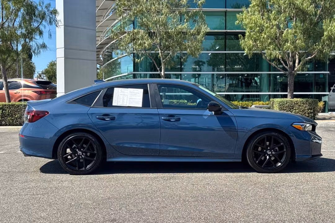 2025 Honda Civic Sport - Image 3