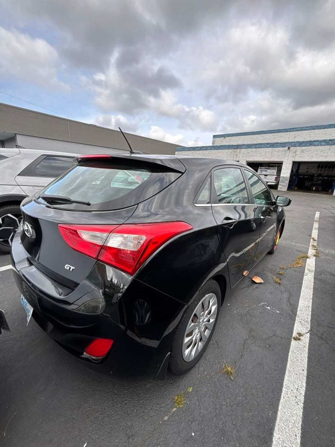 2016 Hyundai Elantra Gt Base - Image 3