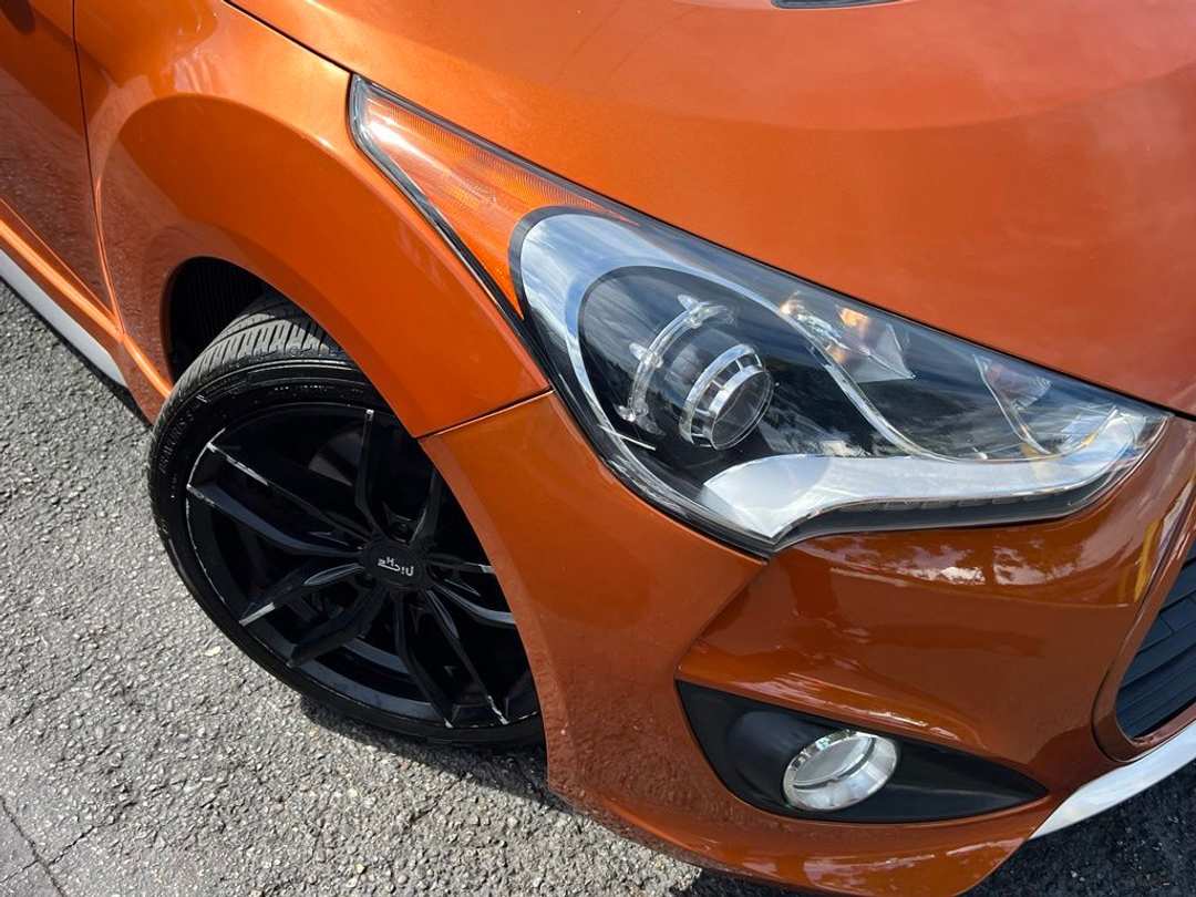 2015 Hyundai Veloster Turbo - Image 3