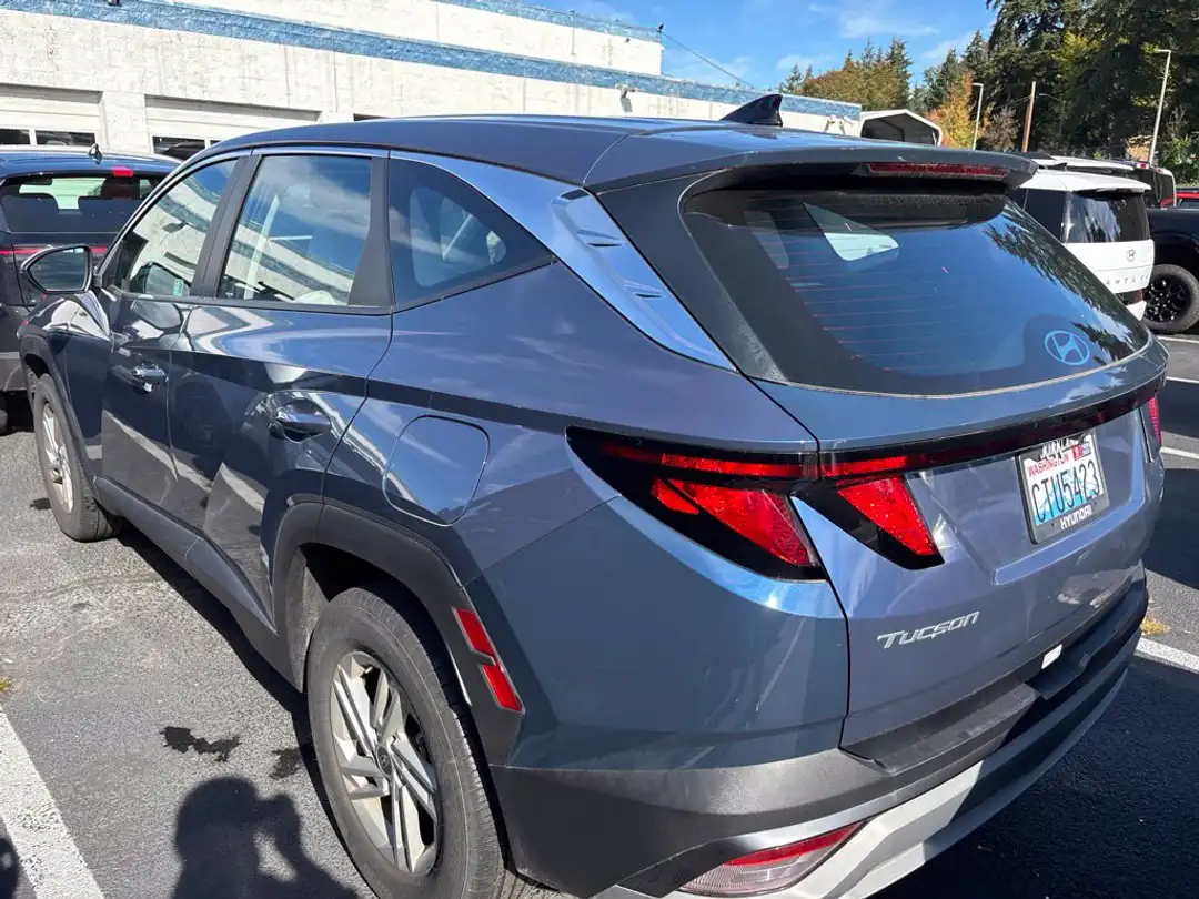 2025 Hyundai Tucson SE - Image 2
