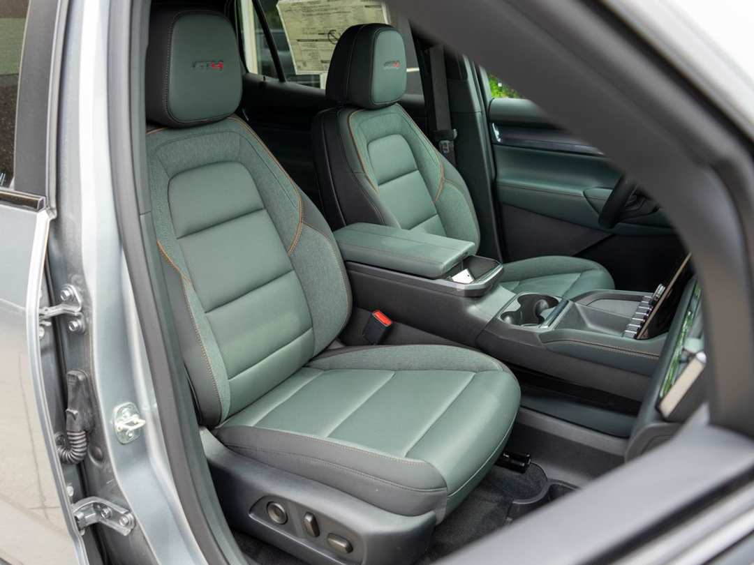 2026 GMC Terrain AT4 - Photo 8