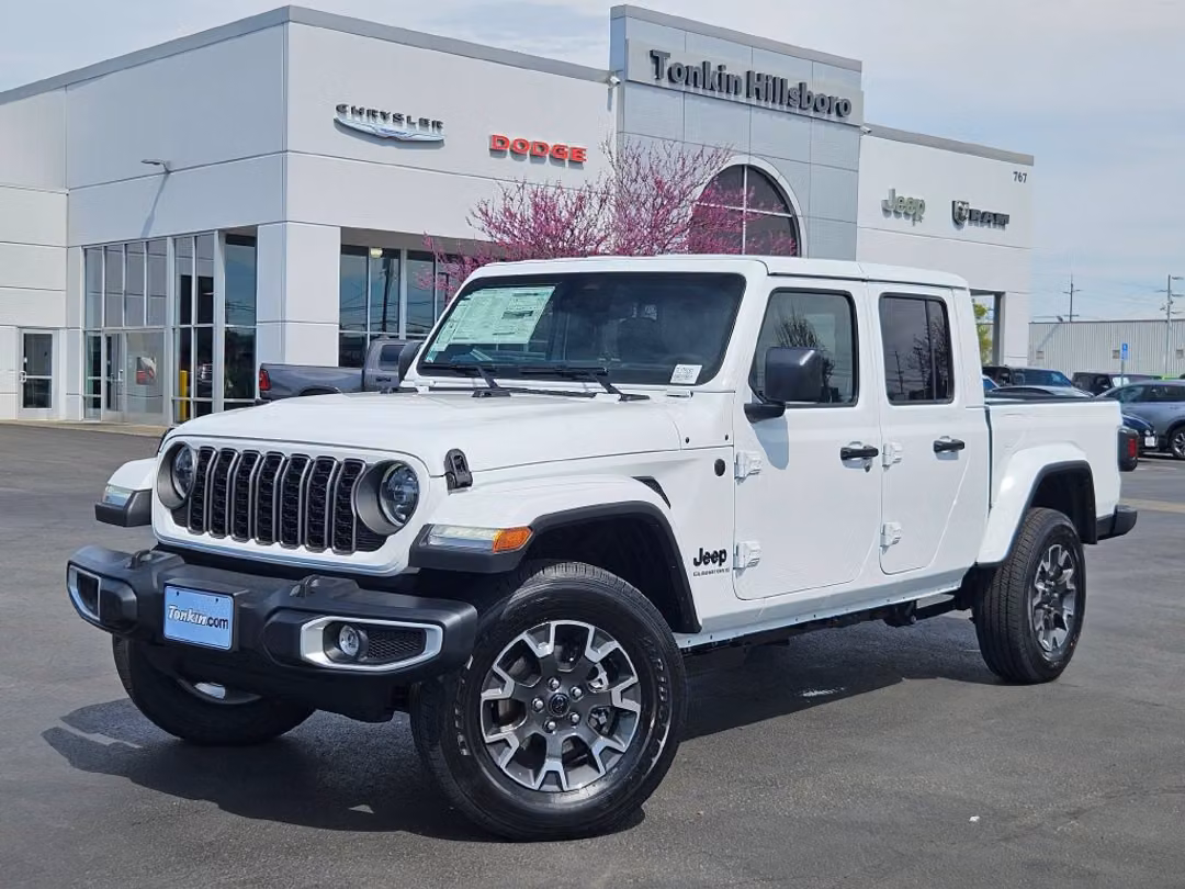 2026 Jeep Gladiator Sahara - Image 2