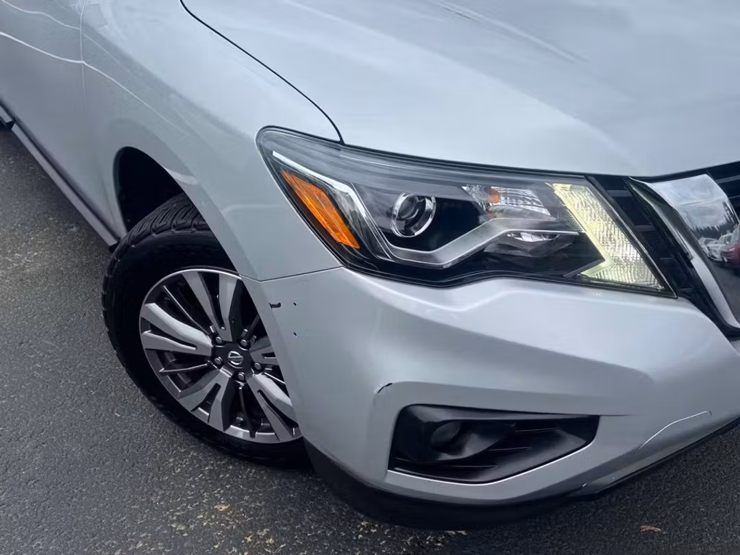 2019 Nissan Pathfinder SV - Image 2