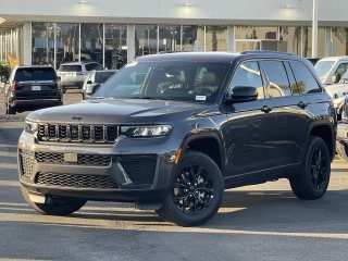 2026 Jeep Grand Cherokee Laredo Altitude