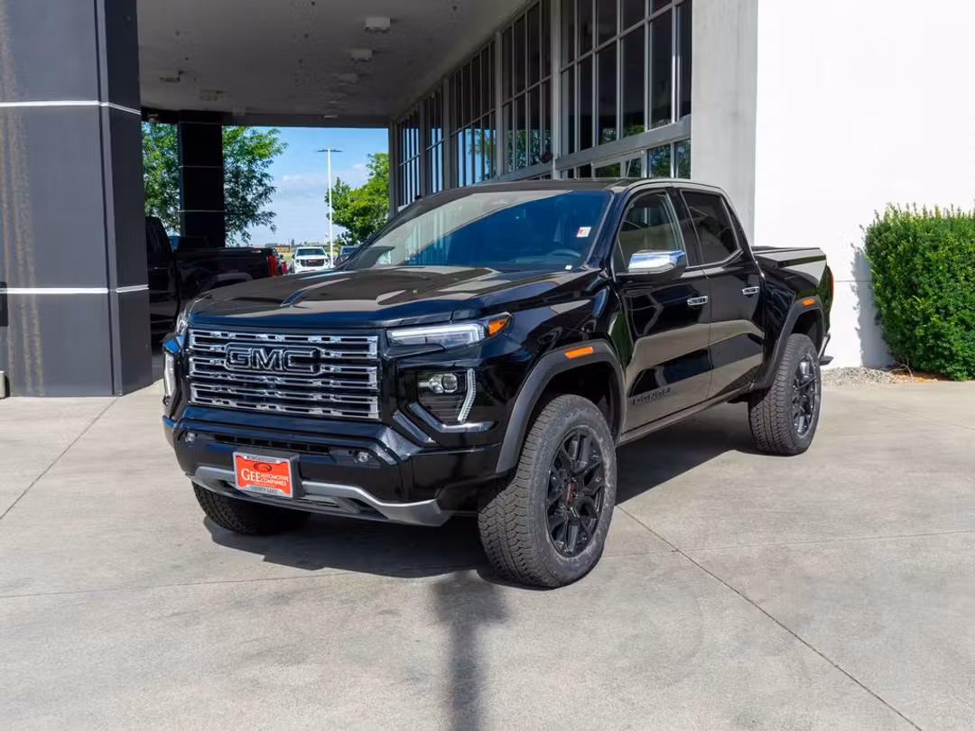 2026 GMC Canyon Denali - Image 3