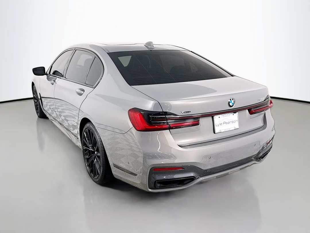 2022 BMW 7 Series 750i xDrive - Image 3