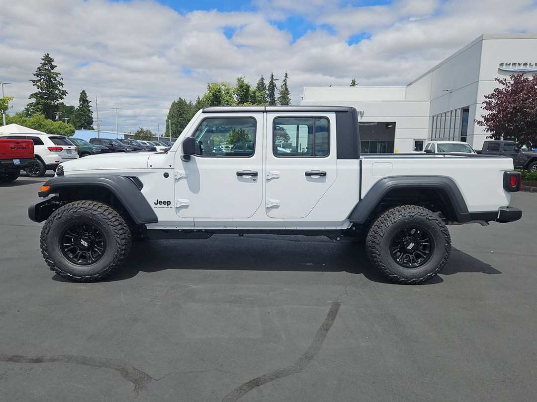 2026 Jeep Gladiator Sport - Image 3