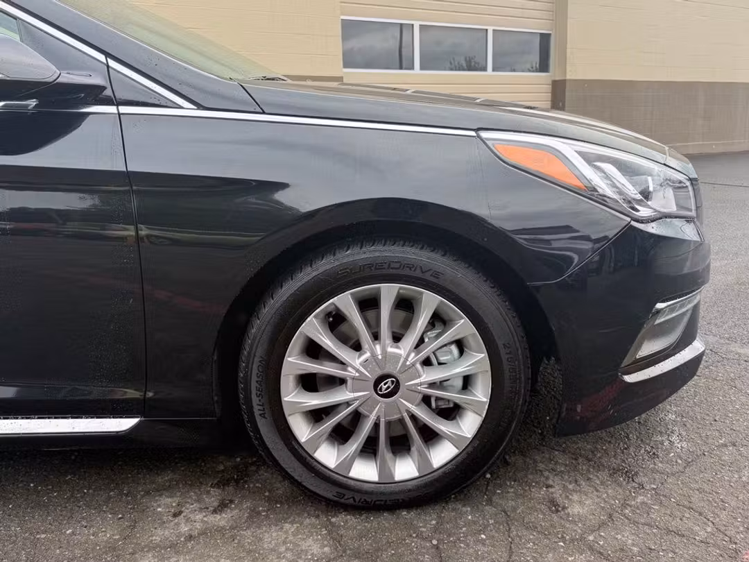 2015 Hyundai Sonata Limited - Image 2