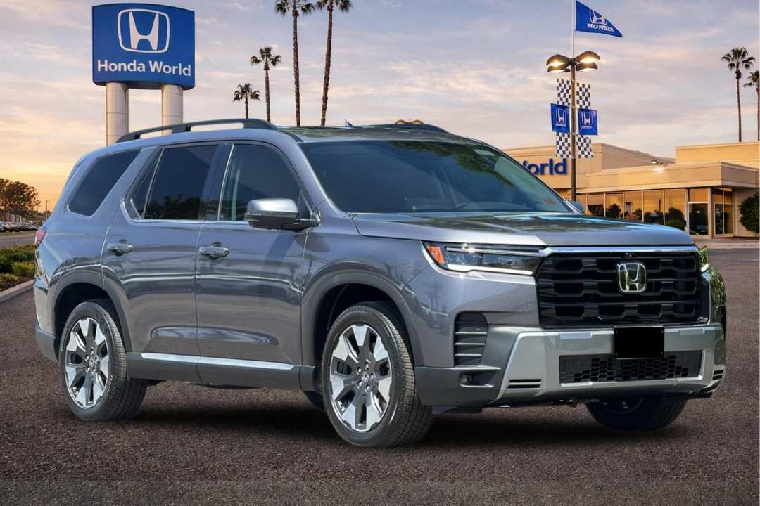 2026 Honda Pilot Touring - Image 2