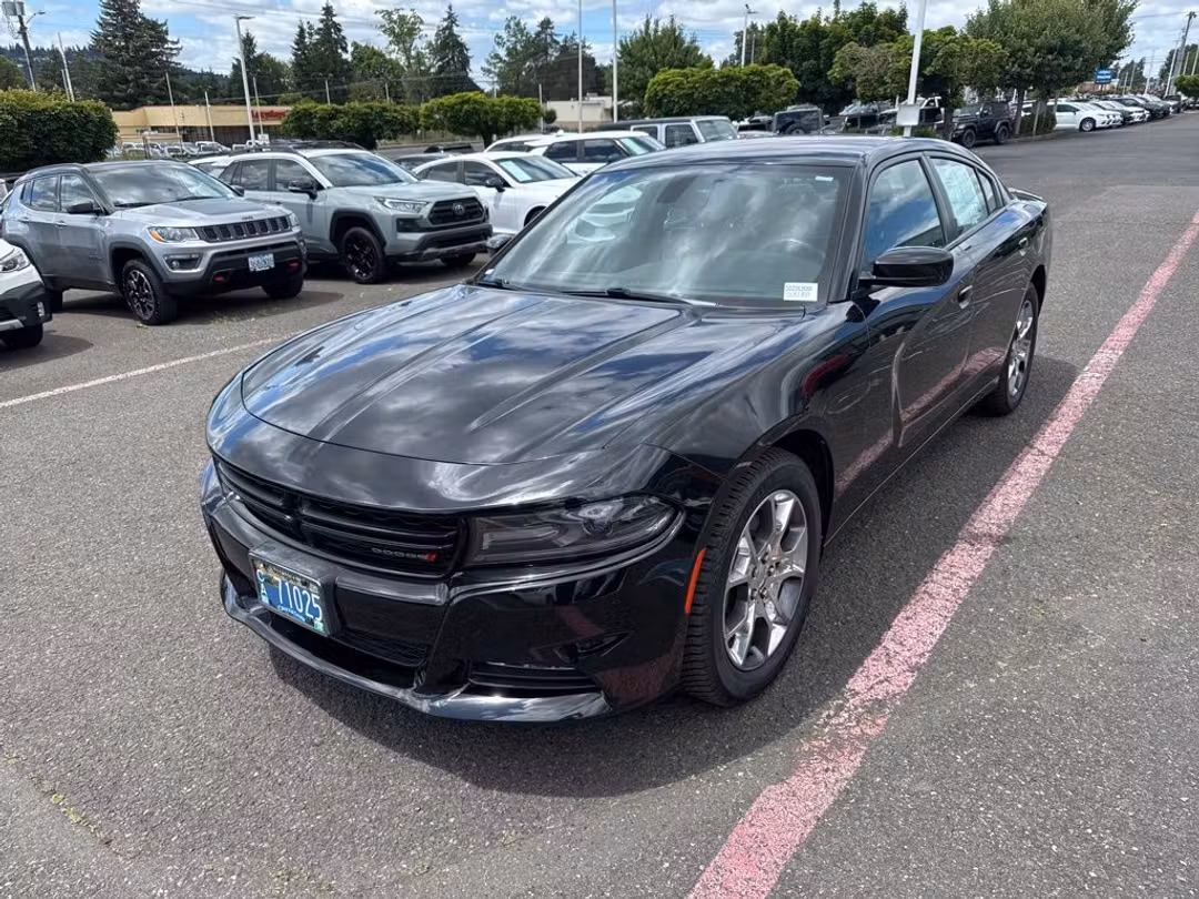 2016 Dodge Charger SXT - Image 2