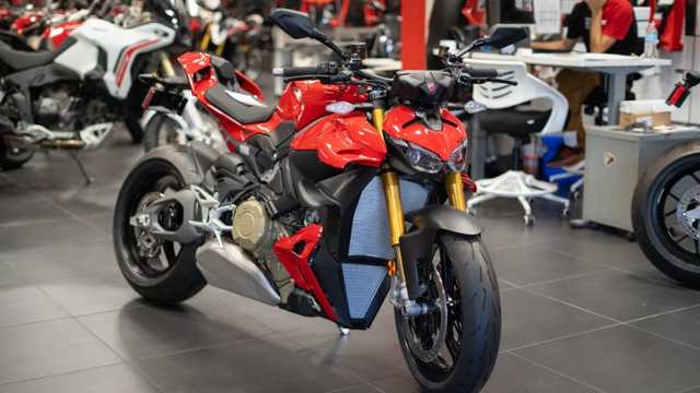 2026 Ducati Streetfighter V4S
