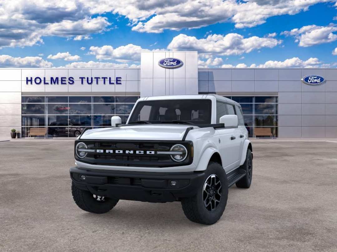 2026 Ford Bronco Outer Banks - Image 2
