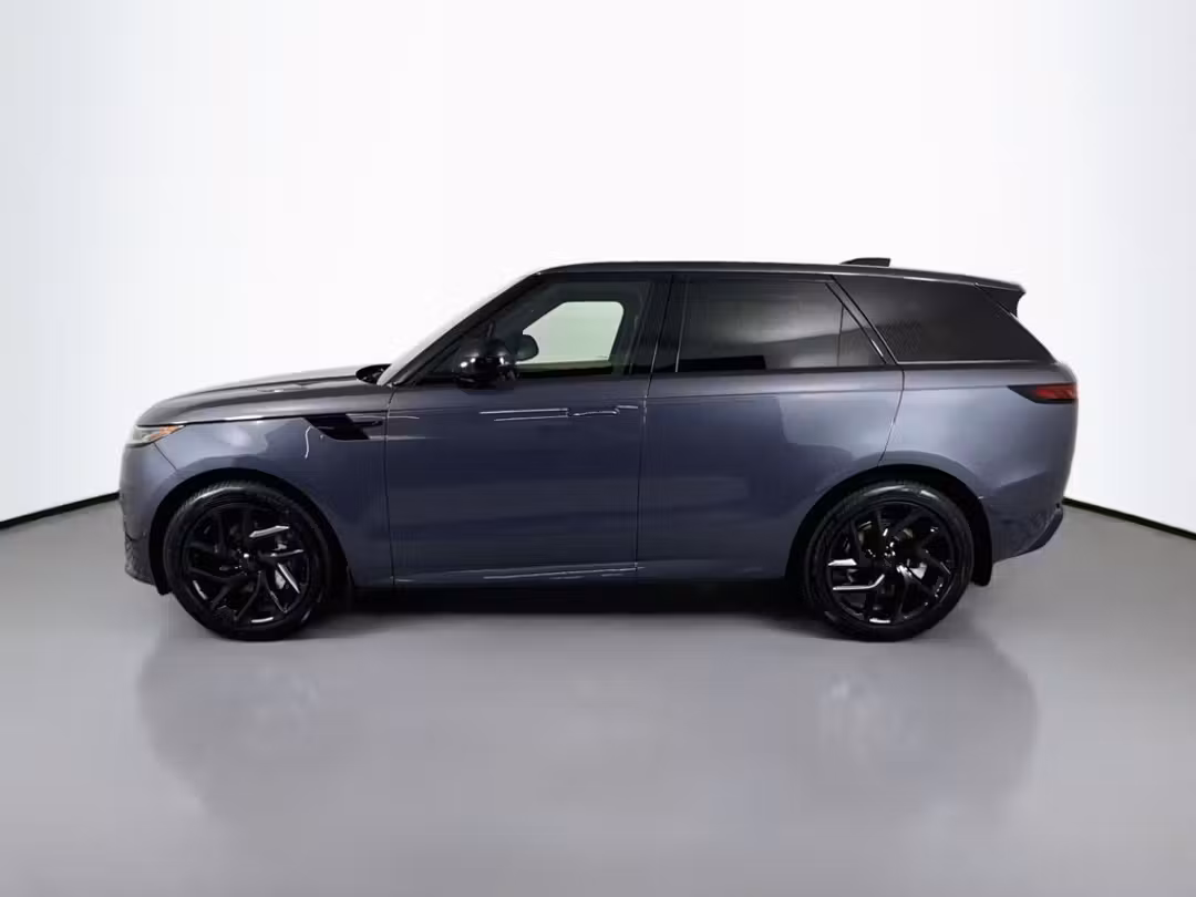 2026 Land Rover Range Rover Sport Dynamic SE - Image 2