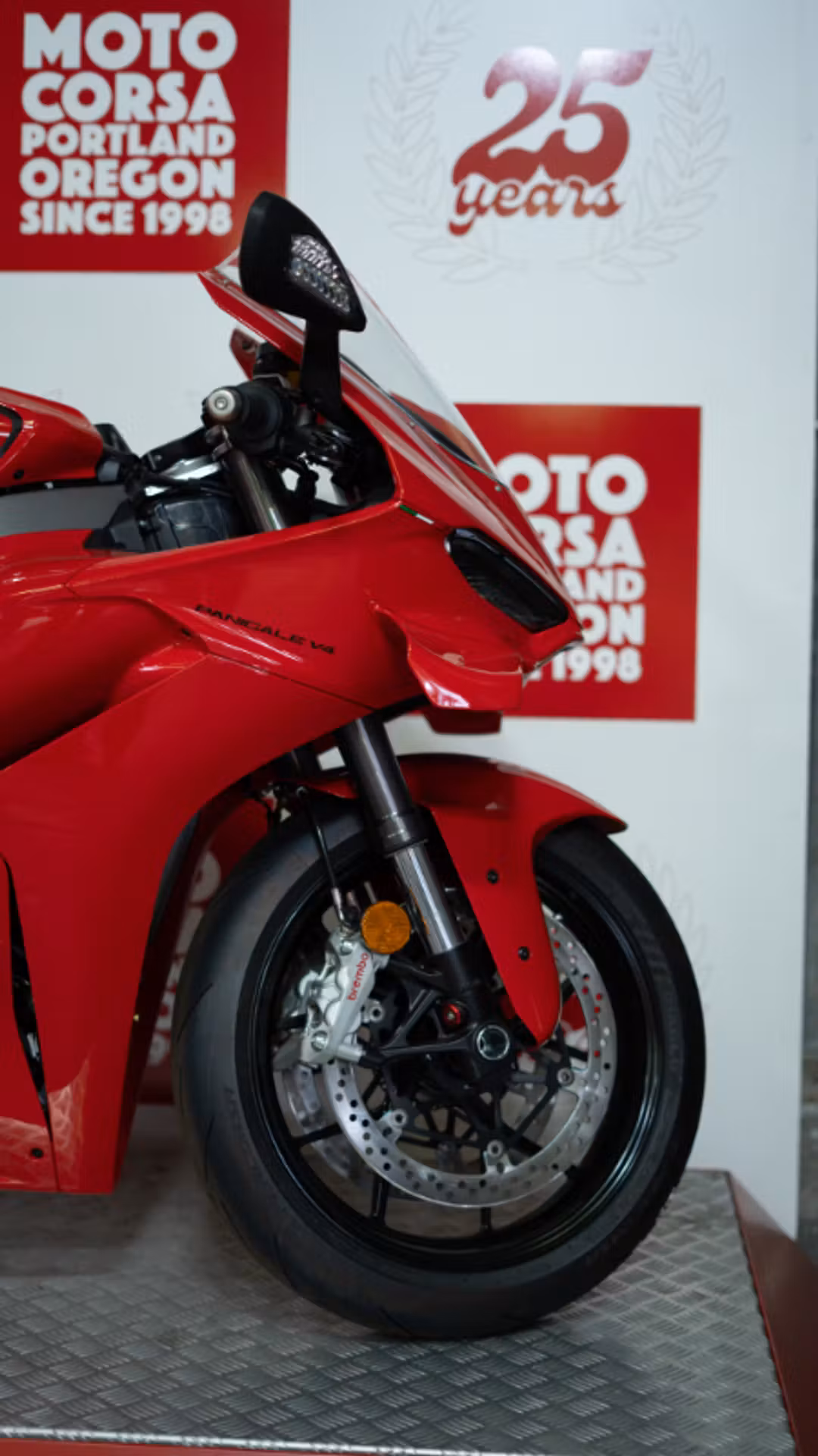 2026 Ducati Panigale V4 - Image 3