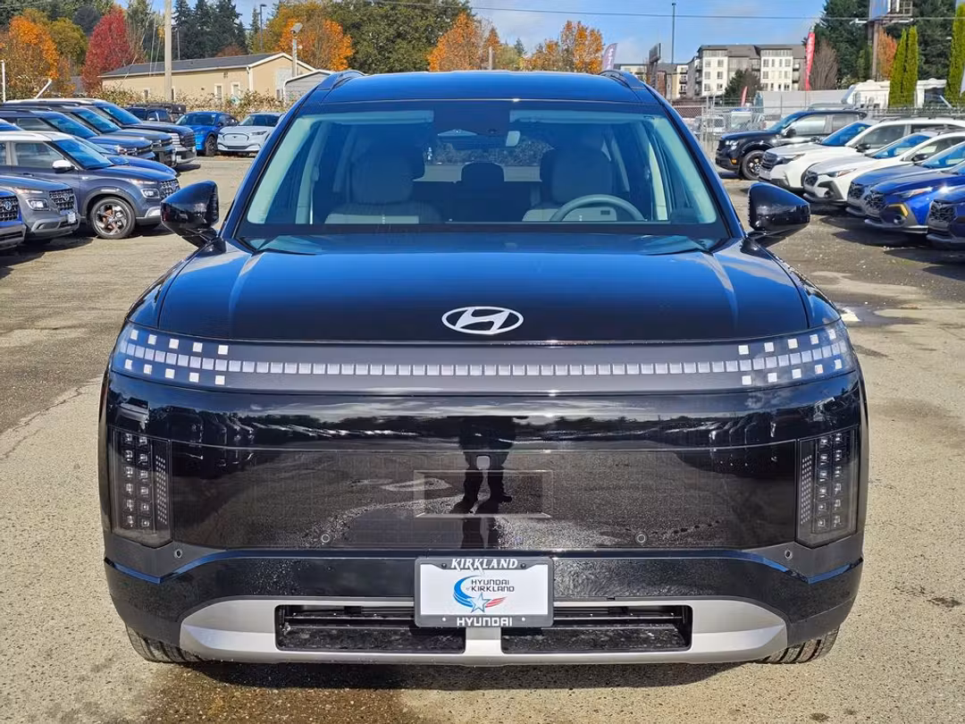 2026 Hyundai Ioniq 9 S - Image 2