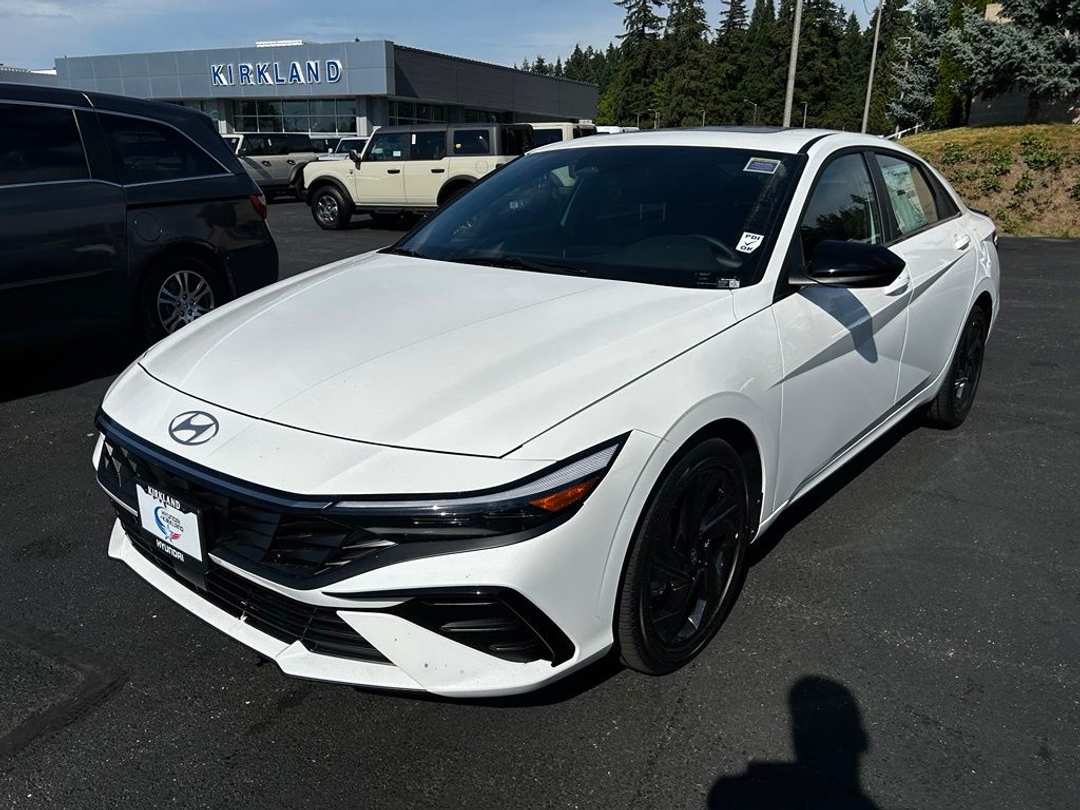 2026 Hyundai Elantra SEL Sport - Image 3