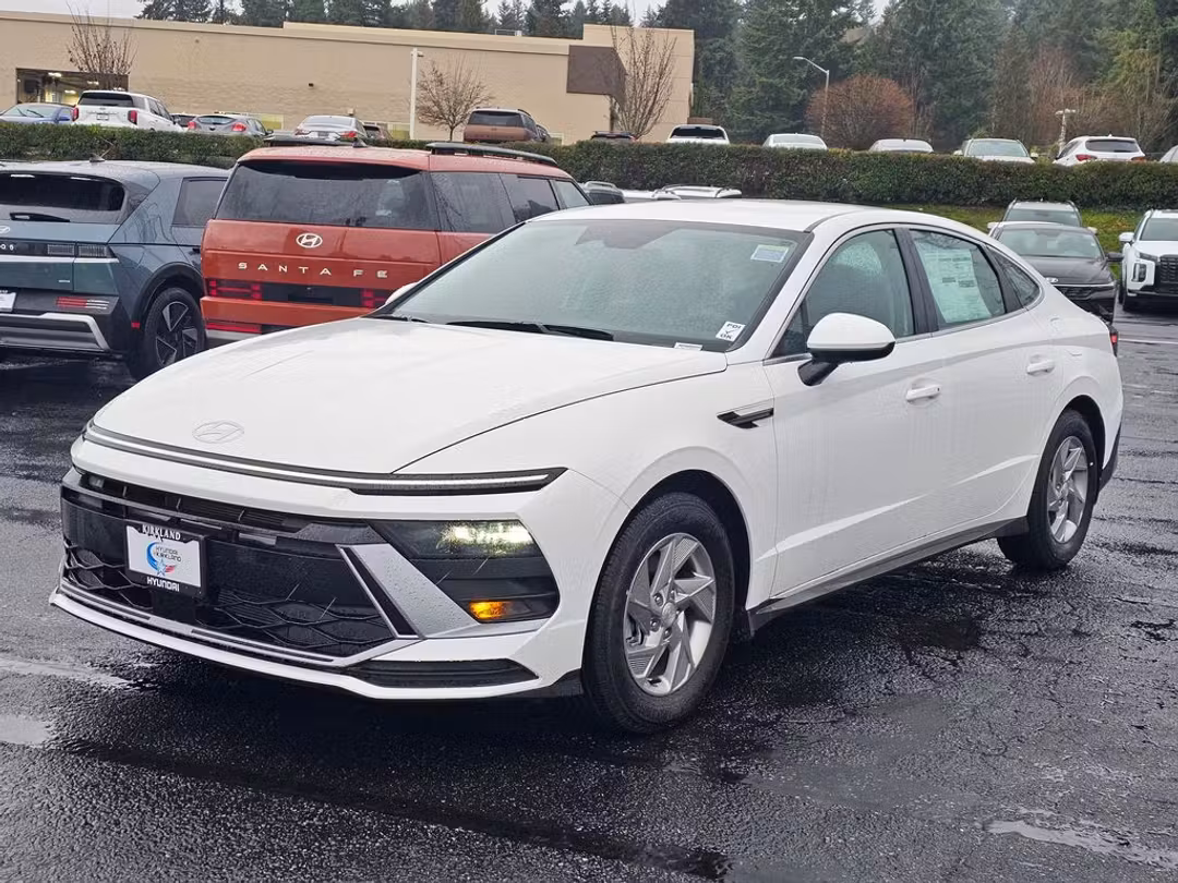 2025 Hyundai Sonata SE - Image 3
