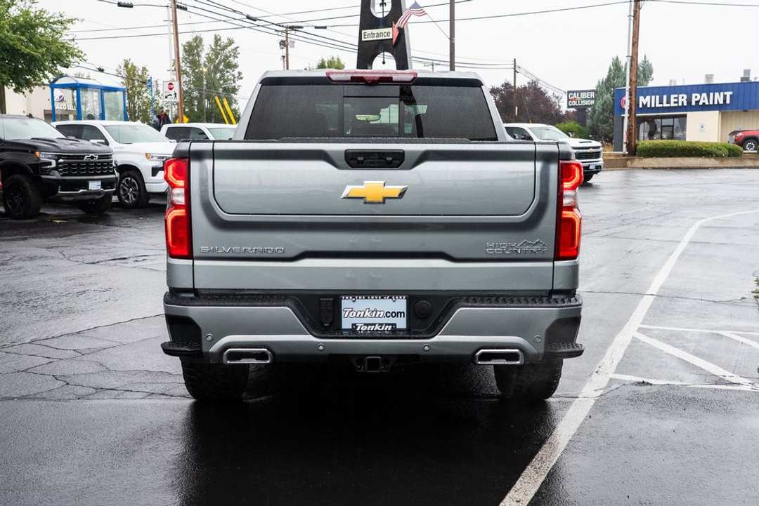 2026 Chevrolet Silverado 1500 High Country - Image 3