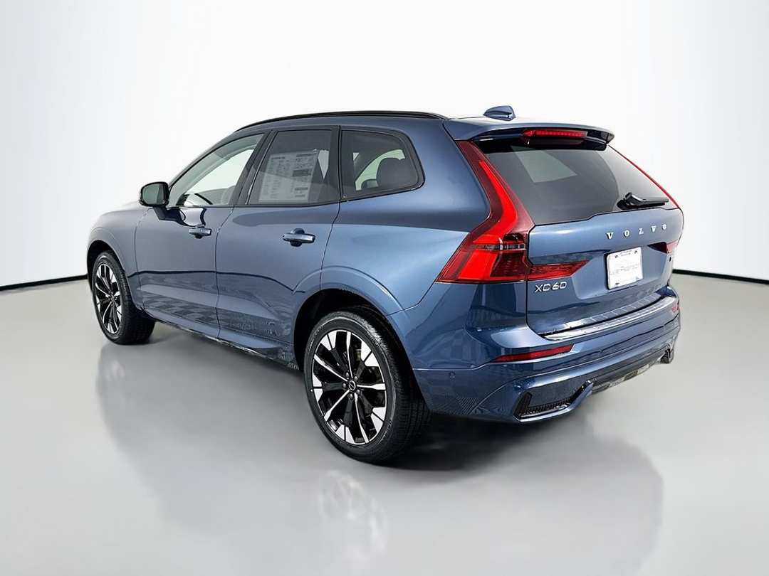 2026 Volvo Xc60 B5 Plus - Image 3