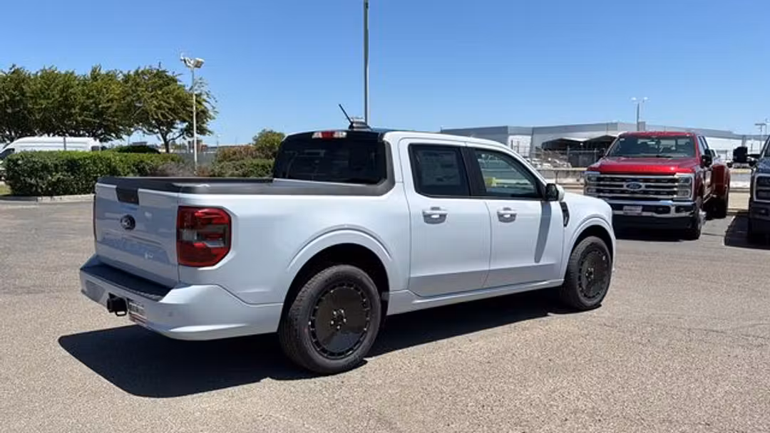 2026 Ford Maverick Lobo Standard - Image 3