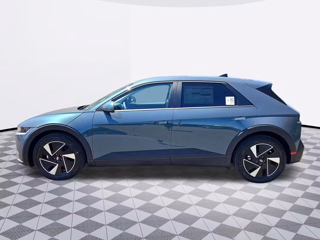 2026 Hyundai Ioniq 5 SEL - Image 3