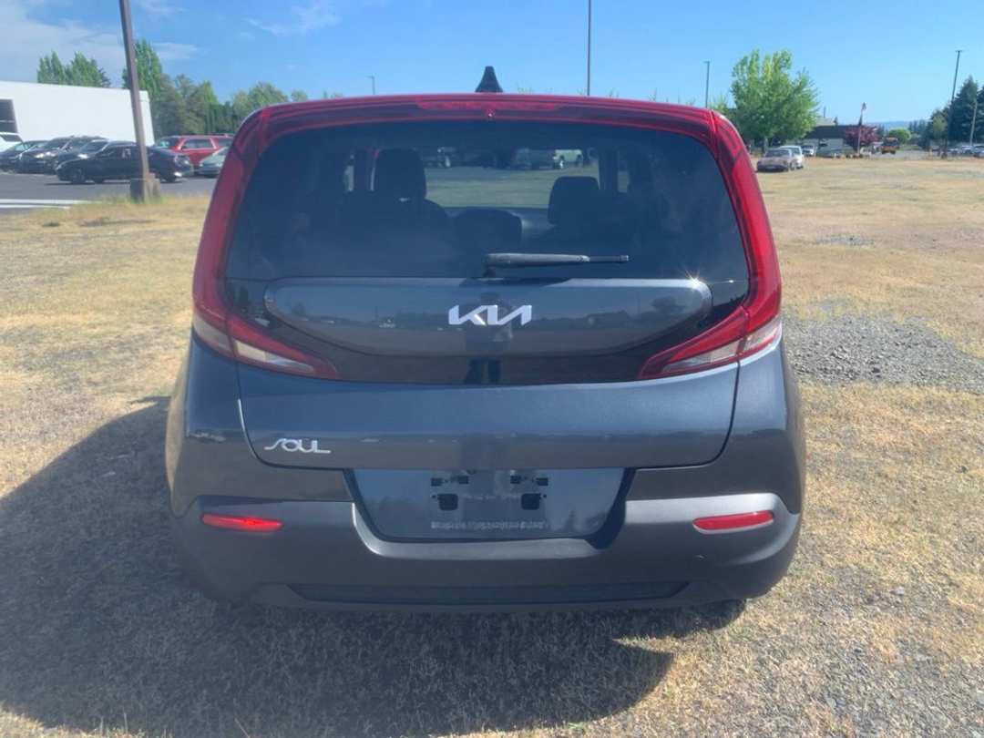 2022 Kia Soul LX - Image 3