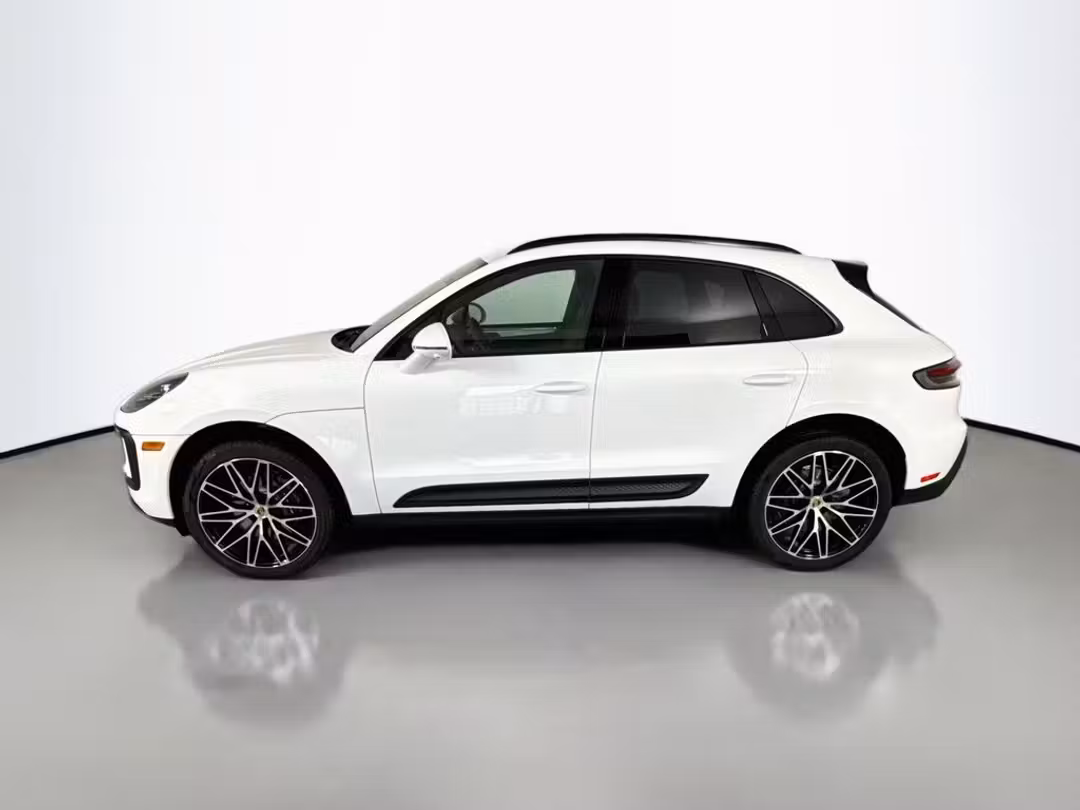 2026 Porsche Macan - Image 2