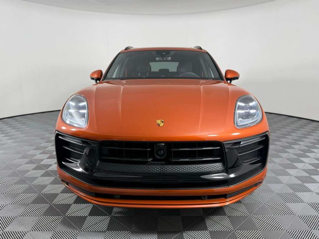 2025 Porsche Macan T - Photo 6