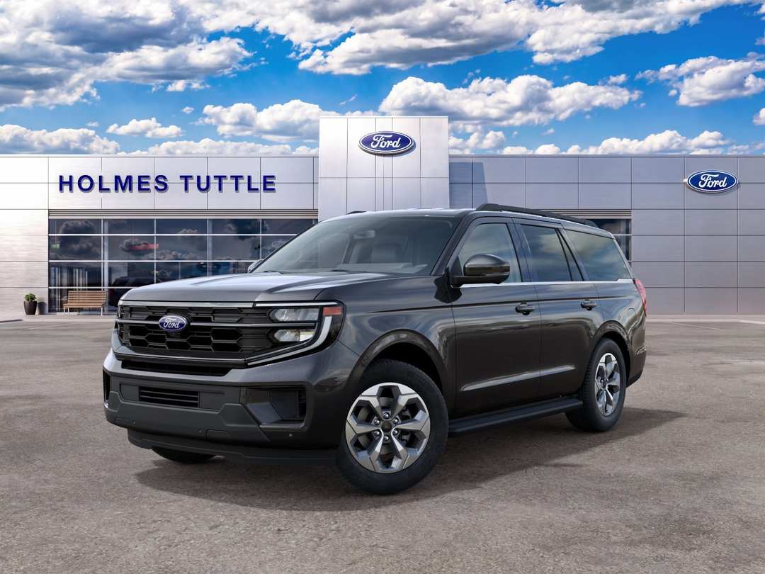 2027 Ford Expedition Active - Image 2
