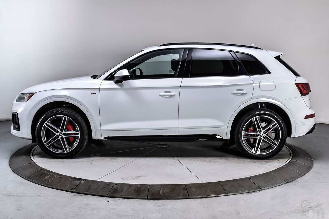 2025 Audi Q5 E 55 Premium Plus - Image 3