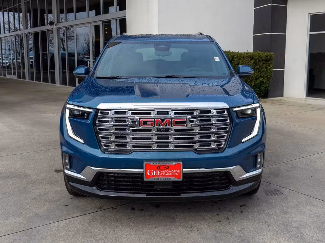 2026 GMC Acadia Denali - Image 2